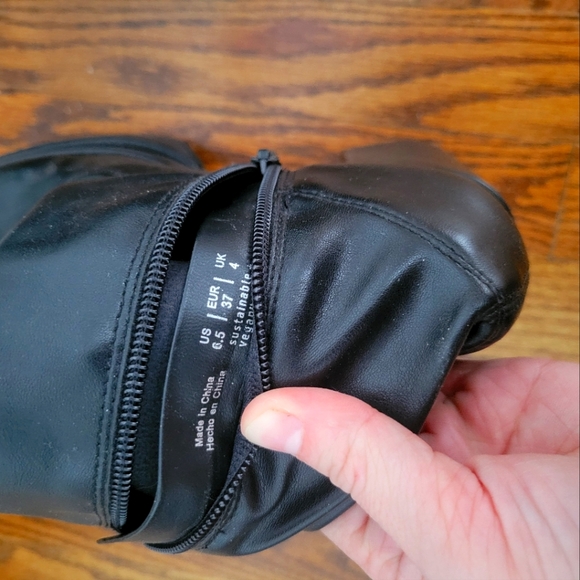 Knee-high boots - Picture 4 of 4